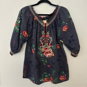 Rungolee Embroidered Blouse‎